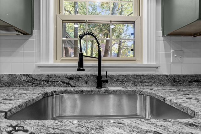 5409 Pueblo Rd, Louisville, KY 40207