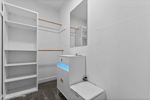 5409 Pueblo Rd, Louisville, KY 40207