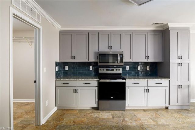 4520 Pickney Court, Kernersville, NC 27284