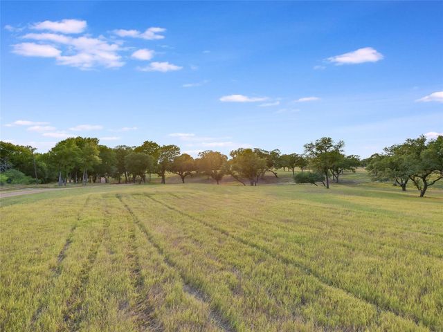 762 Karisch RD, Giddings, TX 78942