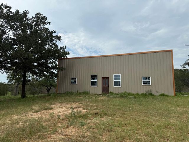 762 Karisch RD, Giddings, TX 78942