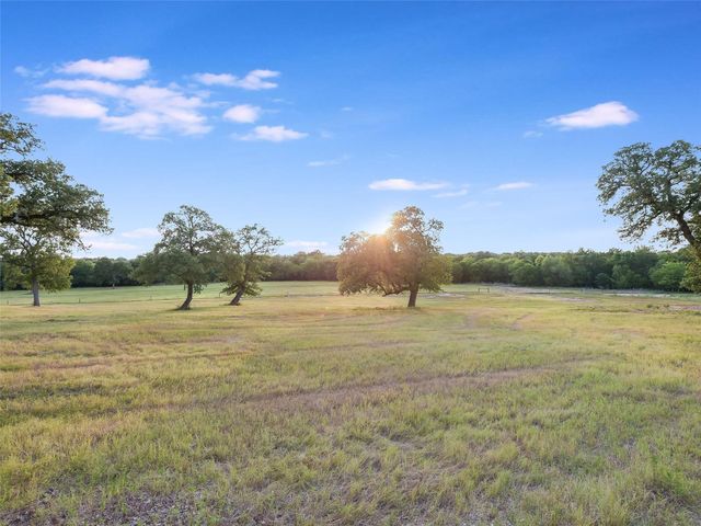 762 Karisch RD, Giddings, TX 78942