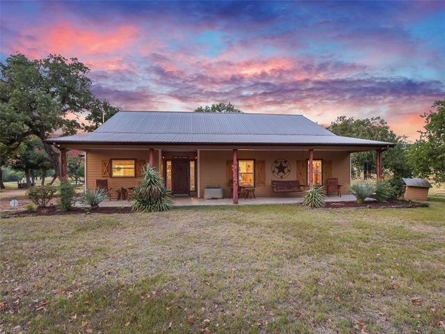 762 Karisch RD, Giddings, TX 78942