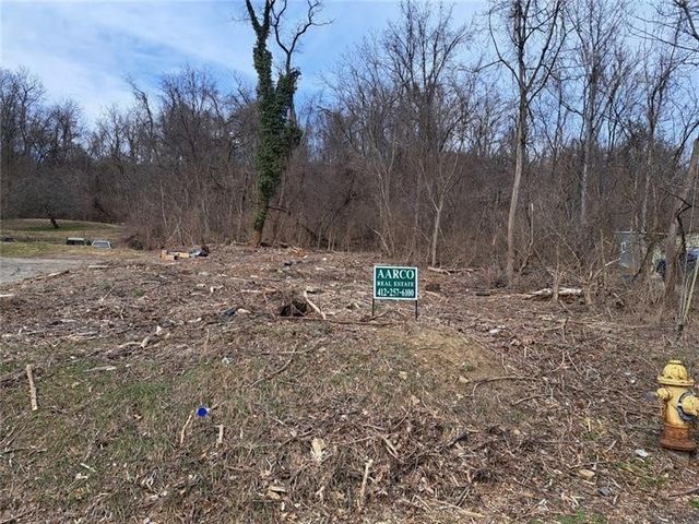 01 Price Road, Collier Twp, PA 15142