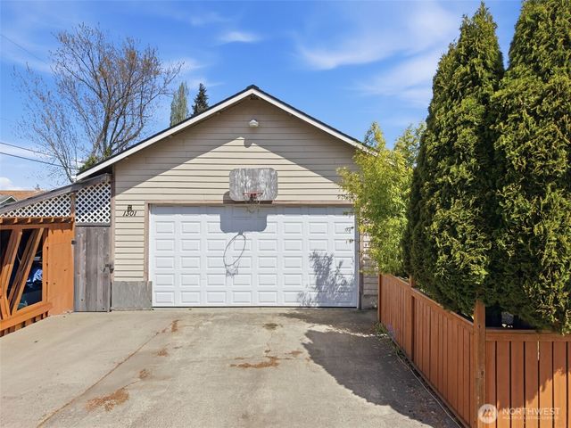 1301 Oxford Avenue, Centralia, WA 98531