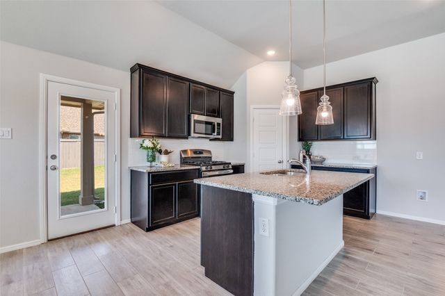 7133 Prairieside Trail, Venus, TX 76084