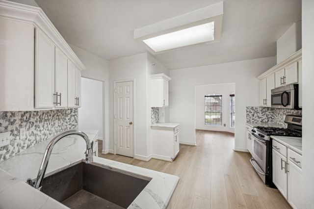 18318 Alemarble Oak Street, Cypress, TX 77429