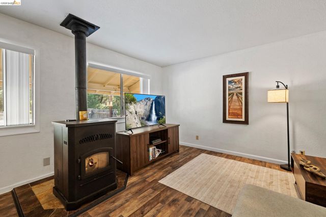 15518 Jenness Rd, Sonora, CA 95370