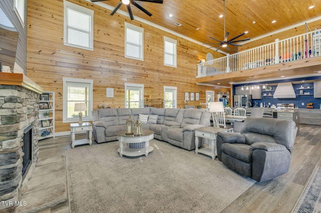 1600 Mary Lamons Road, Afton, TN 37616
