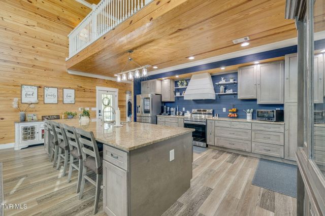 1600 Mary Lamons Road, Afton, TN 37616