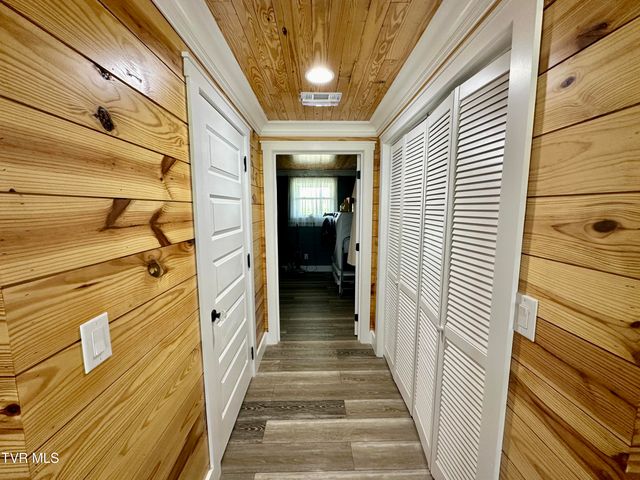 1600 Mary Lamons Road, Afton, TN 37616