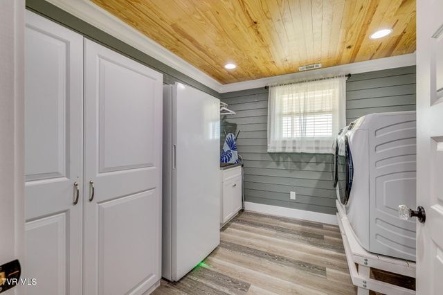 1600 Mary Lamons Road, Afton, TN 37616