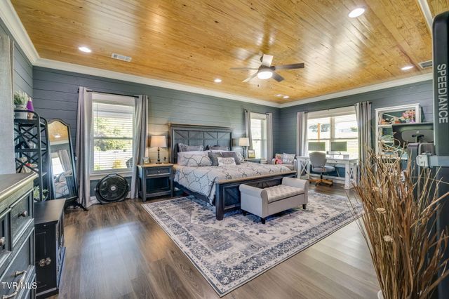 1600 Mary Lamons Road, Afton, TN 37616