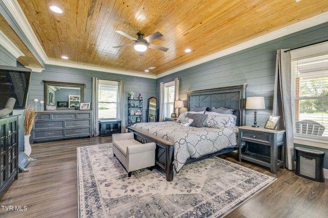 1600 Mary Lamons Road, Afton, TN 37616