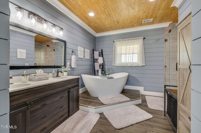 1600 Mary Lamons Road, Afton, TN 37616