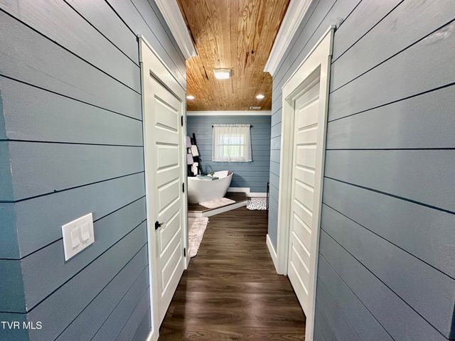 1600 Mary Lamons Road, Afton, TN 37616