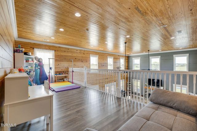 1600 Mary Lamons Road, Afton, TN 37616