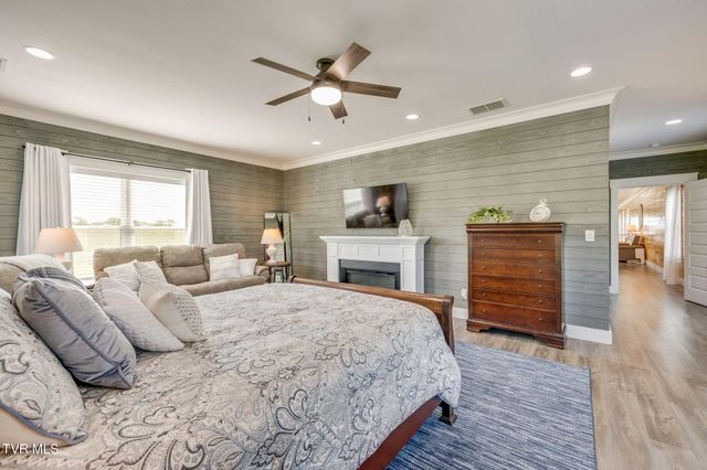 1600 Mary Lamons Road, Afton, TN 37616