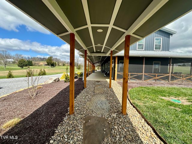 1600 Mary Lamons Road, Afton, TN 37616