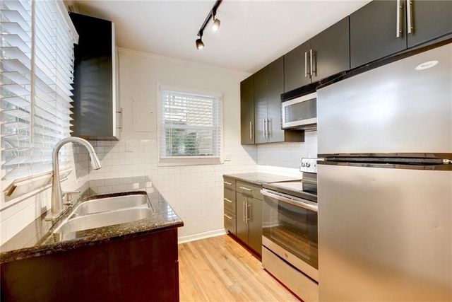 1110 W 22nd ST 13a, Austin, TX 78705