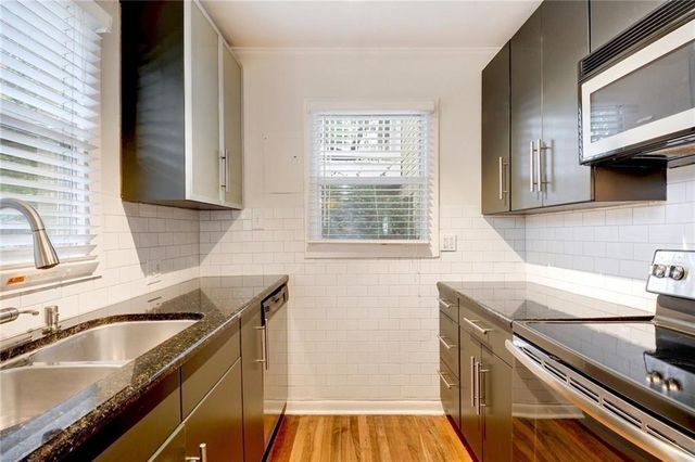 1110 W 22nd ST 13a, Austin, TX 78705