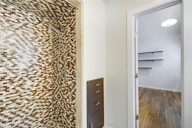 1110 W 22nd ST 13a, Austin, TX 78705