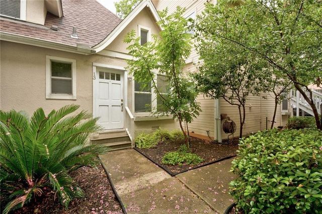 1110 W 22nd ST 13a, Austin, TX 78705