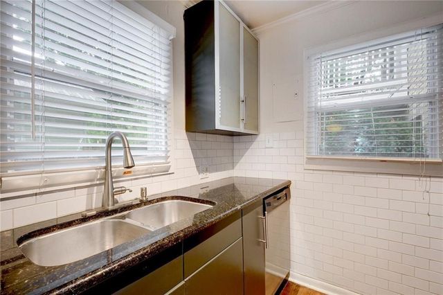 1110 W 22nd ST 13a, Austin, TX 78705