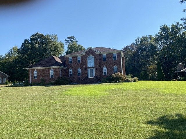 320 Eastern Shores Dr, Lexington, TN 38351