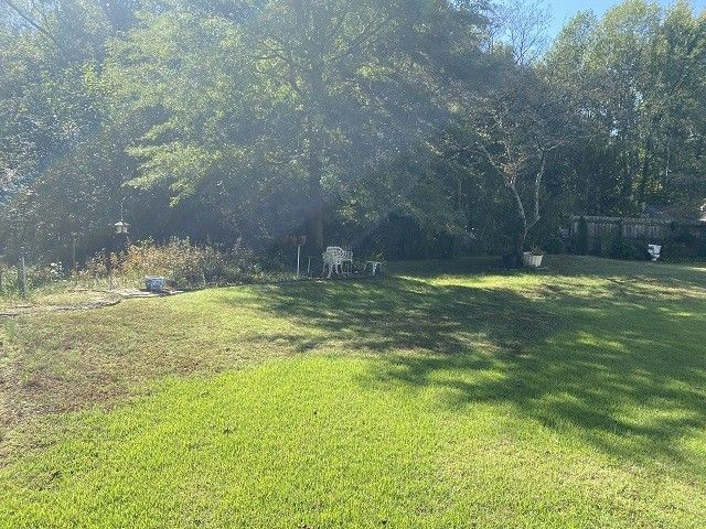 320 Eastern Shores Dr, Lexington, TN 38351