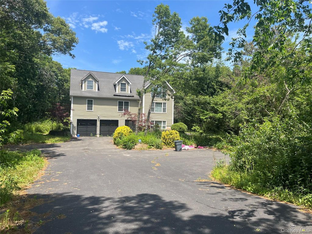 131 Long Island Avenue, Holtsville, NY 11742