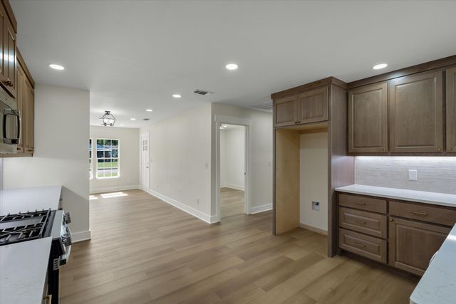 229 E Nevada, Van, TX 75790