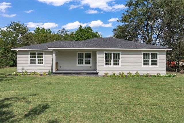 229 E Nevada, Van, TX 75790