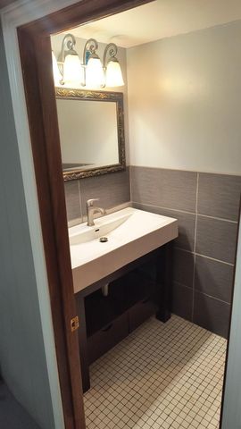 2597 Southlawn Drive, Maplewood, MN 55109