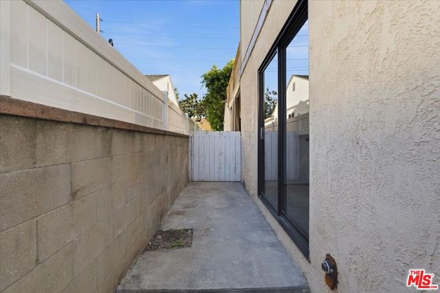 2513 190Th Street A, Redondo Beach, CA 90278