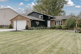 5870 N Crossview Road, Seven Hills, OH 44131