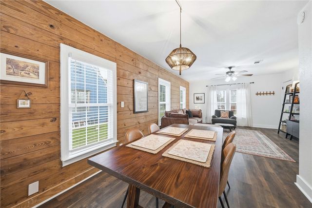 1515 Ursuline Avenue, Bryan, TX 77803