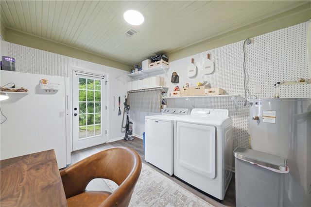 1515 Ursuline Avenue, Bryan, TX 77803