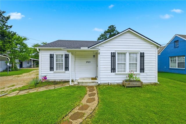 1515 Ursuline Avenue, Bryan, TX 77803