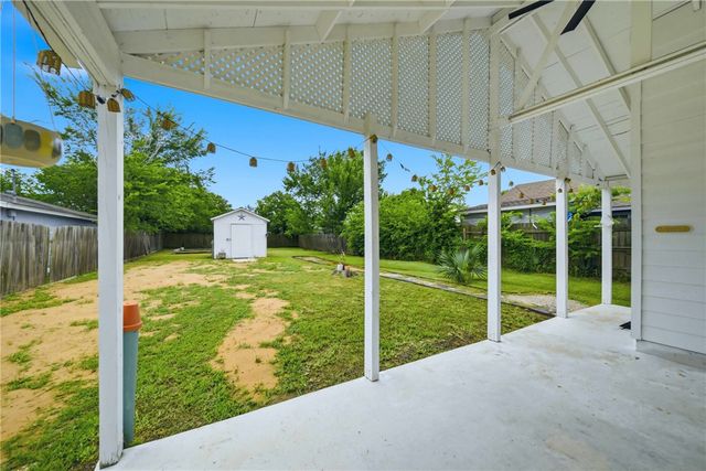 1515 Ursuline Avenue, Bryan, TX 77803