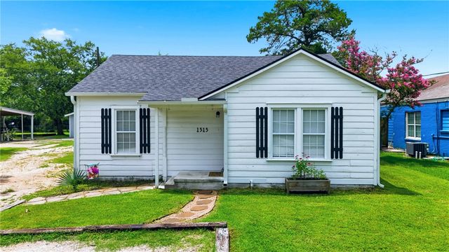 1515 Ursuline Avenue, Bryan, TX 77803