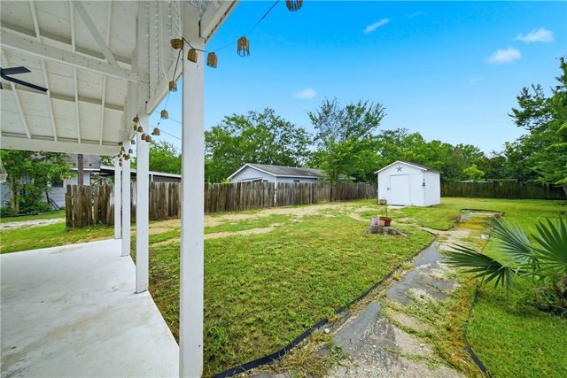 1515 Ursuline Avenue, Bryan, TX 77803