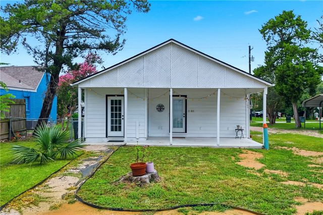 1515 Ursuline Avenue, Bryan, TX 77803