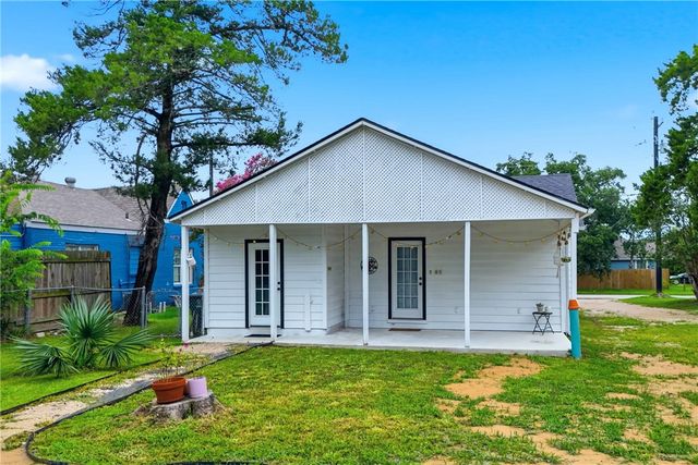 1515 Ursuline Avenue, Bryan, TX 77803