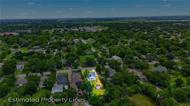 1515 Ursuline Avenue, Bryan, TX 77803