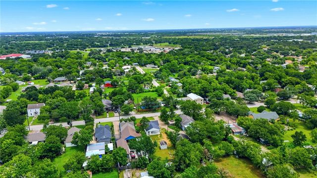1515 Ursuline Avenue, Bryan, TX 77803