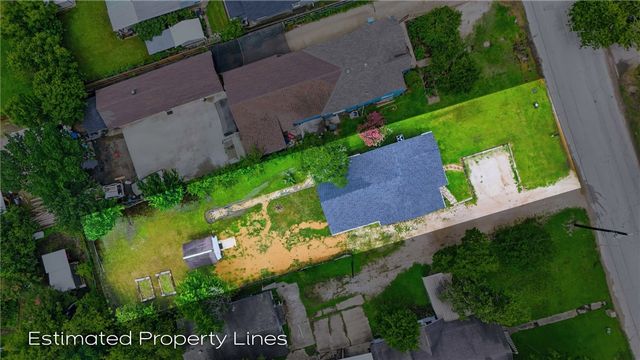 1515 Ursuline Avenue, Bryan, TX 77803