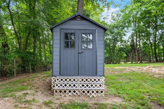 220 Drake Lane, Lexington, NC 27295