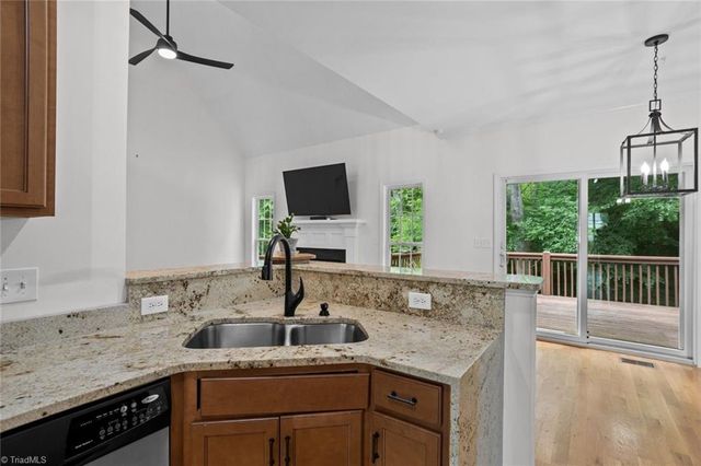 220 Drake Lane, Lexington, NC 27295