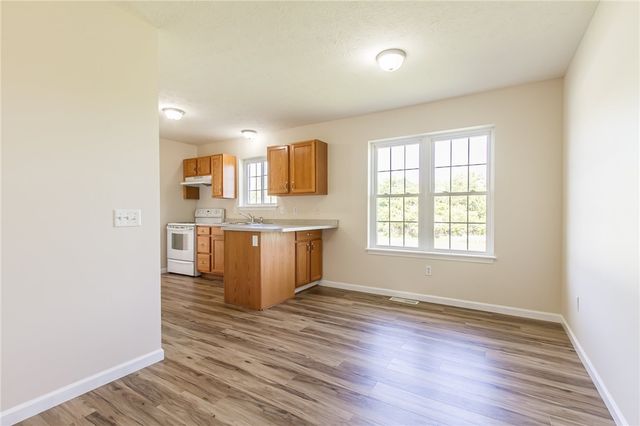 1547 Meadowbrook Lane, Farmington, NY 14425